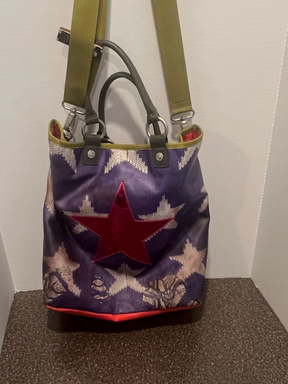 George Gina & Lucy ‘Big Star’ Purple Canvas Handbag - Bright Pink Star Applique - Picture 3 of 16